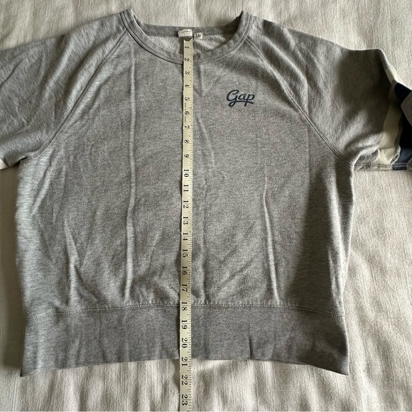 Gap Pullover Sweatshirt Womens M Cursive Logo Crewneck Striped Sleeve Y2K Retro - Picture 4 of 10